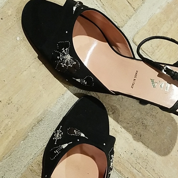 Prada Satin Stiched Heels - Picture 2 of 3